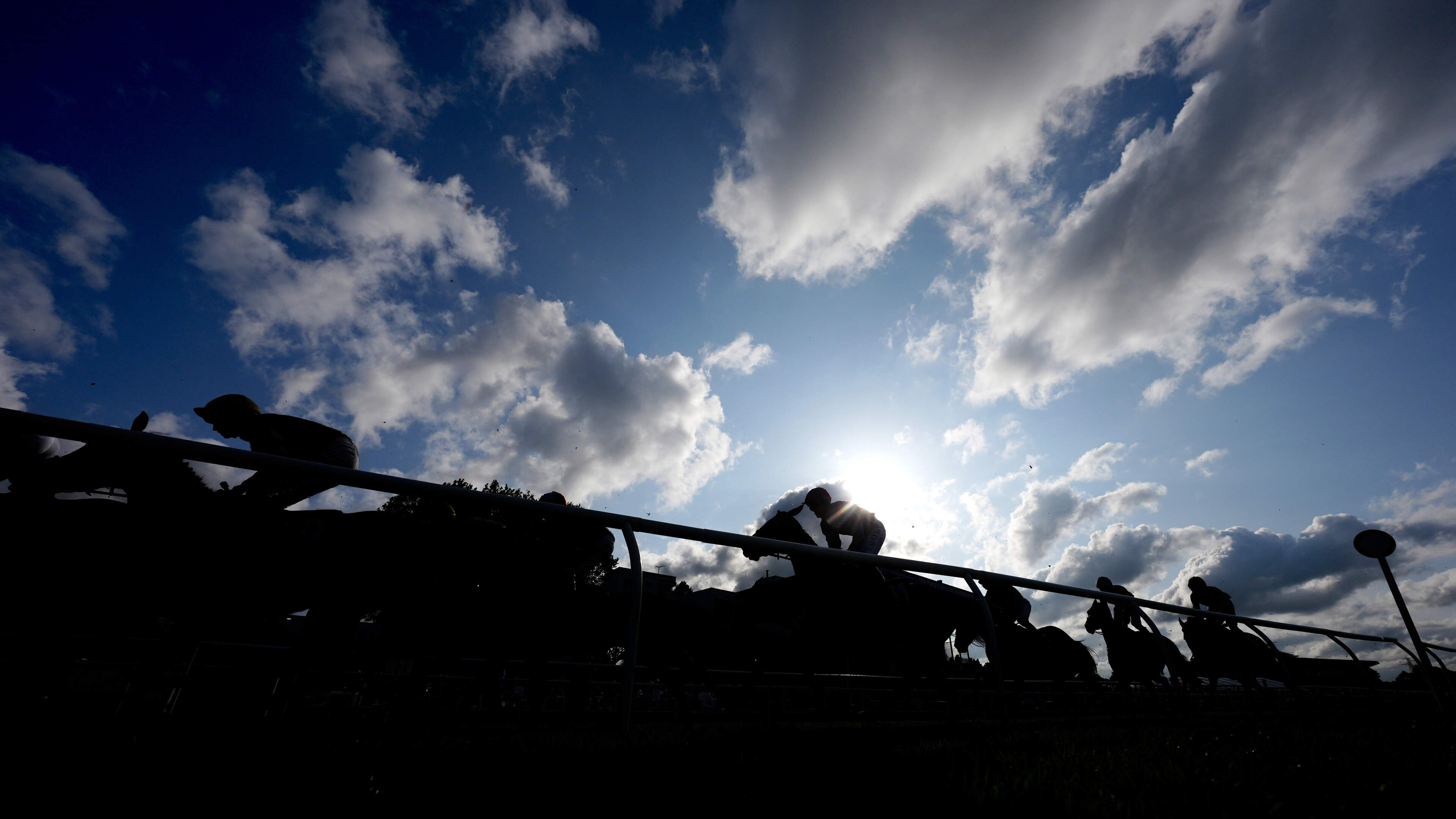 High temperature warning in England forces racing chiefs to call off four meetings on Wednesday